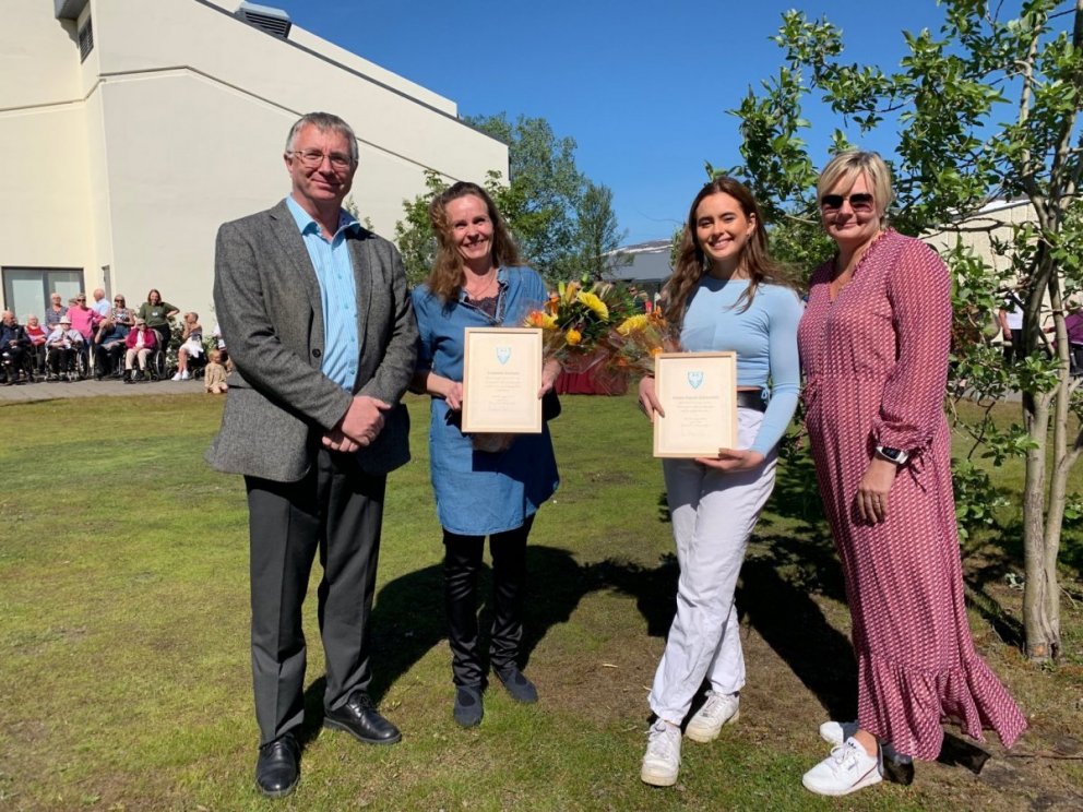 Frá afhendingu viðurkenningarinnar. Mynd: Ragnar Hólm.