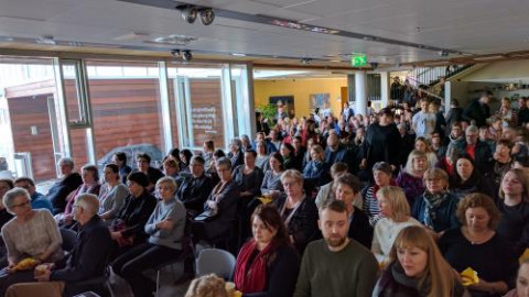 Fullt út úr dyrum á Akureyri